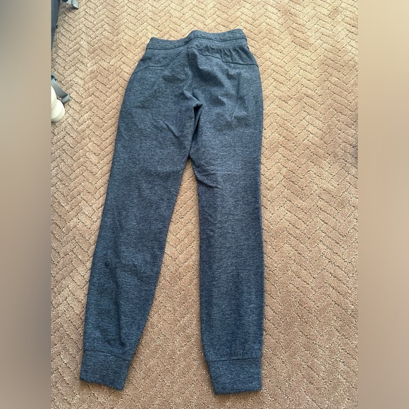 Lululemon Joggers - Like Brand New - Picture 3 of 3